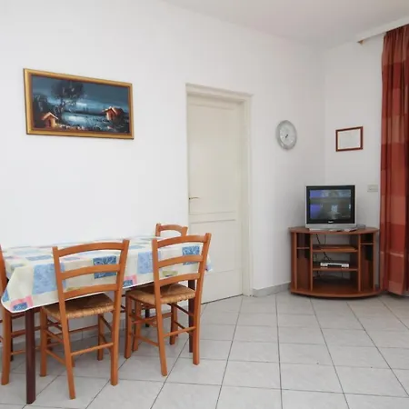 Apartment By The Sea Medveja, Opatija - 7719 Lovran